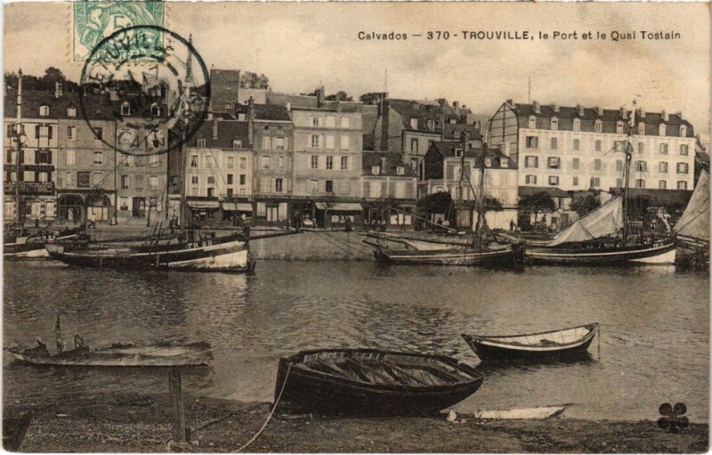 Carte postale ancienne Trouville Le Port et le Quai Tostain France