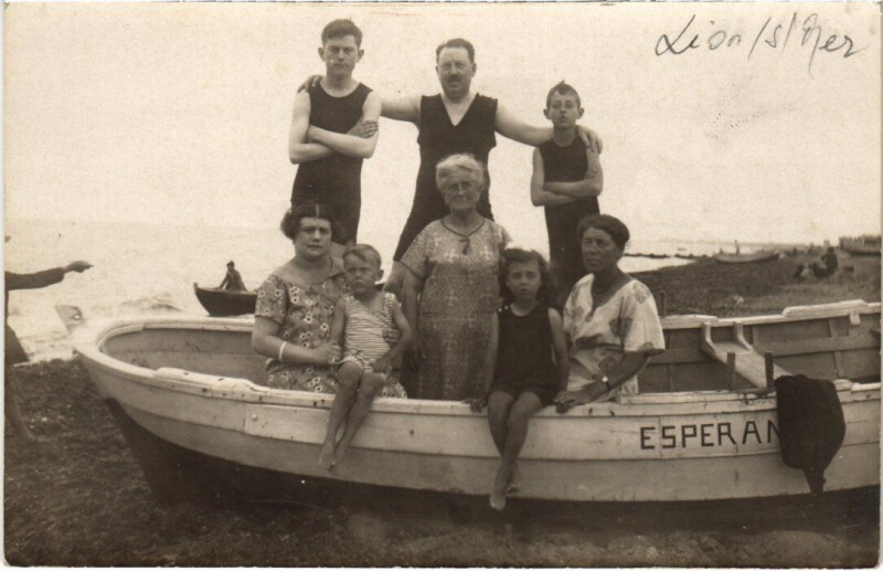 Carte postale ancienne Lion sur Mer Real photo on Postcard France à Lion-sur-Mer