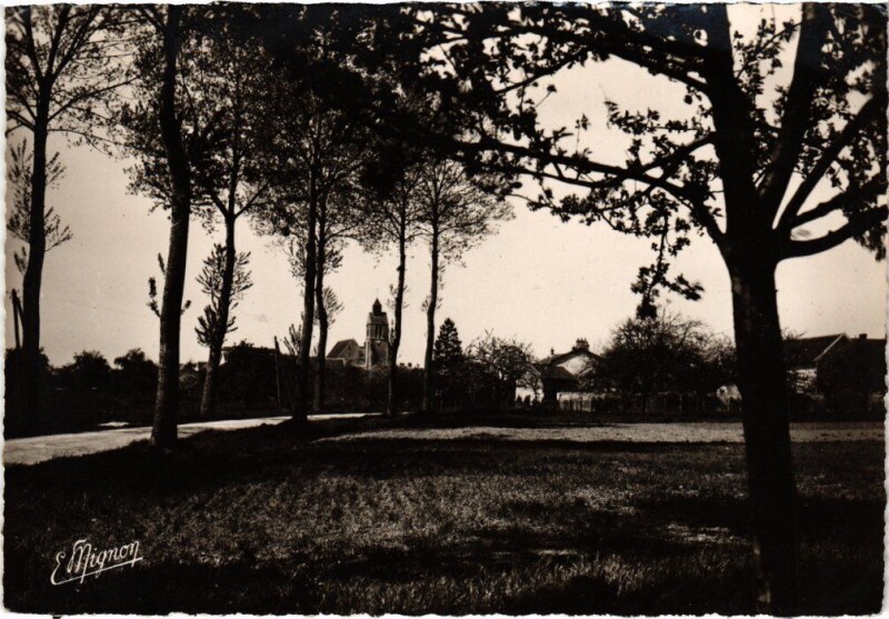 Carte postale ancienne Choisy-en-Brie Route de Chartronges à Chartronges
