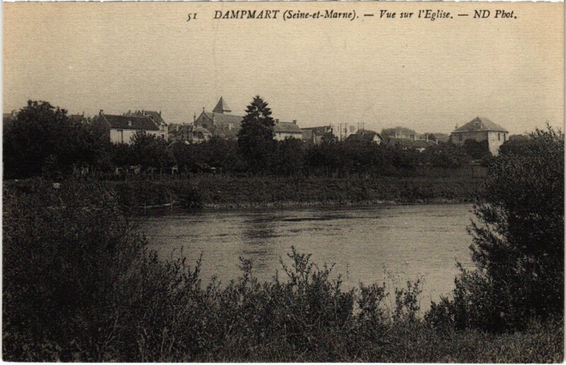 Carte postale ancienne Dampmart Vue sur l'Eglise à Dampmart