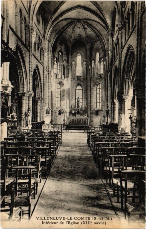 Carte postale ancienne Villeneuve-le-Comte Interieur de l'Eglise à Villeneuve-le-Comte