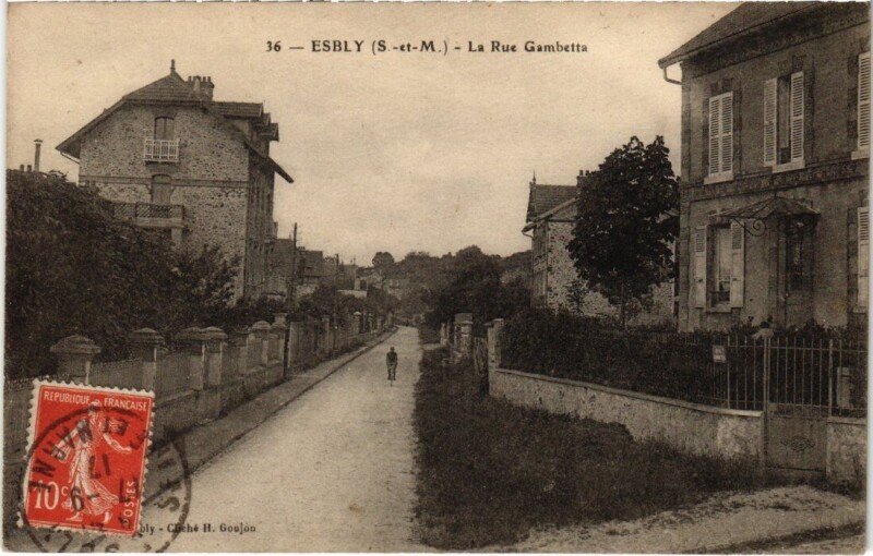 Carte postale ancienne Esbly La Rue Gambetta à Esbly