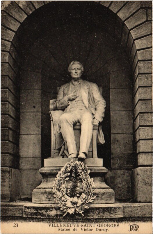 Carte postale ancienne Villeneuve Saint-Georges Statue de Victor Duruy à Villeneuve-Saint-Georges