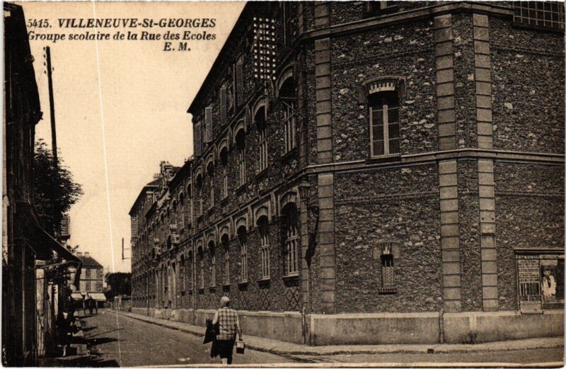Carte postale ancienne Villeneuve Saint-Georges Groupe scolaire de la Rue des Ecoles à Villeneuve-Saint-Georges