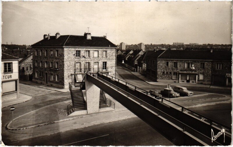 Carte postale ancienne Villeneuve Saint-Georges Place Hector Berlioz à Villeneuve-Saint-Georges