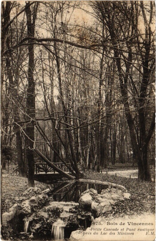 Carte postale ancienne Vincennes Petite Cascade et Pont rustique à Vincennes
