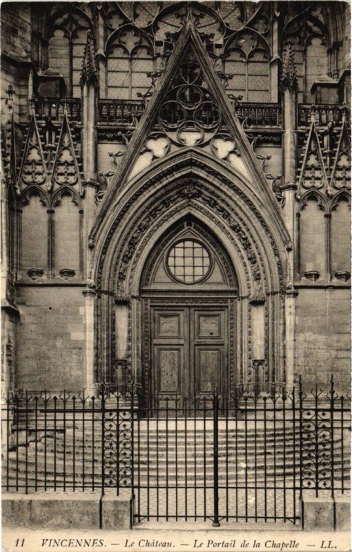 Carte postale ancienne Vincennes Le Chateau Portail de la Chapelle à Vincennes