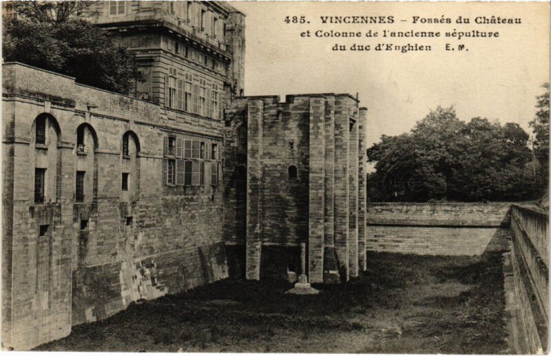 Carte postale ancienne Vincennes Fosses du Chateau à Vincennes