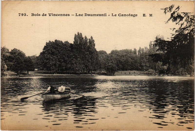 Carte postale ancienne Vincennes Lac Daumesnil Le Canotage à Vincennes