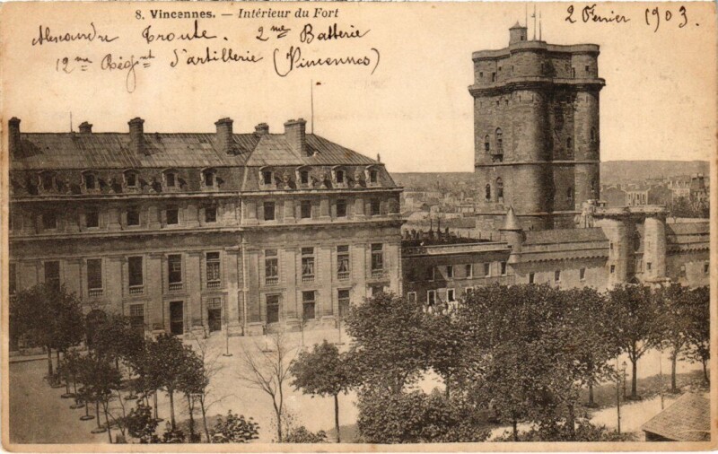 Carte postale ancienne Vincennes Interieur du Fort à Vincennes