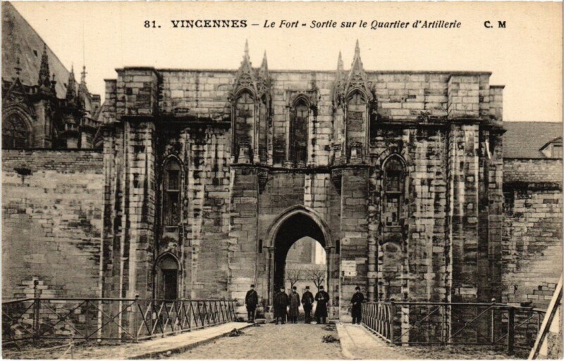 Carte postale ancienne Vincennes Le Fort à Vincennes
