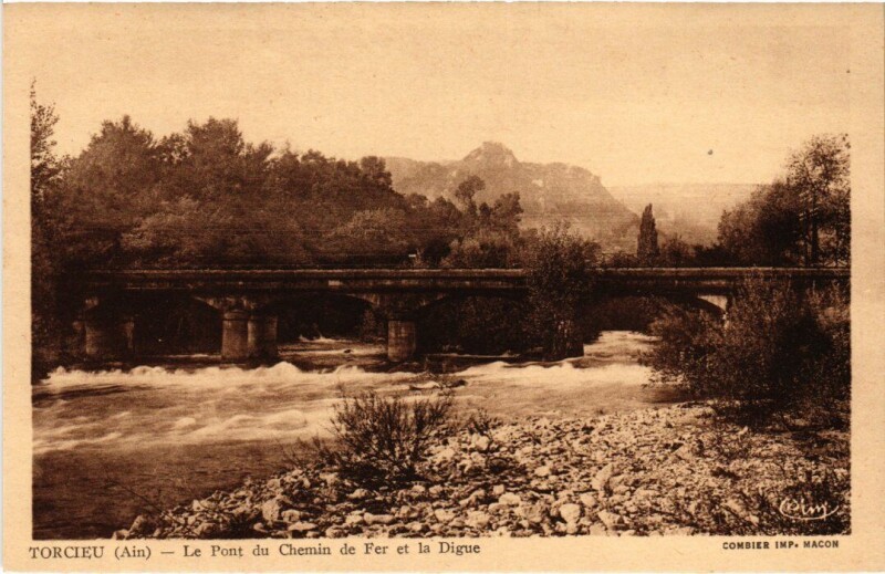 Carte postale ancienne Torcieu Le Pont du Chemin de Fer France à Torcieu