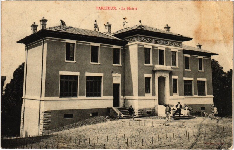 Carte postale ancienne Parcieux La Mairie France à Parcieux