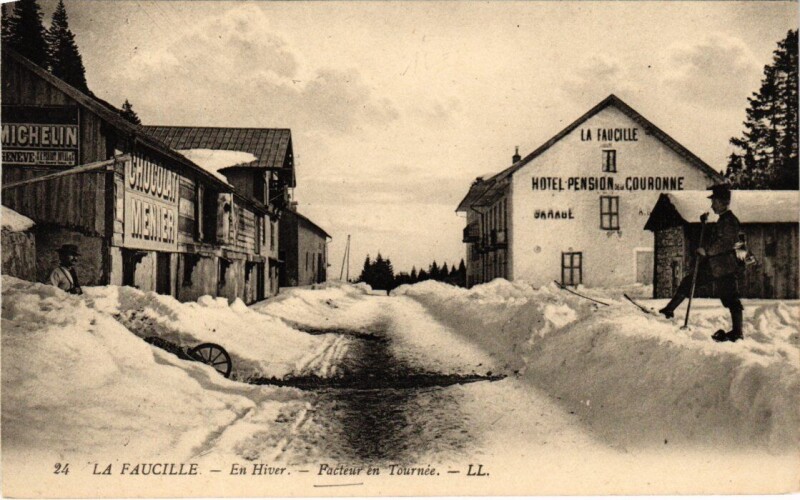 Carte postale ancienne La Faucille En hiver, Facteur en Tournee France