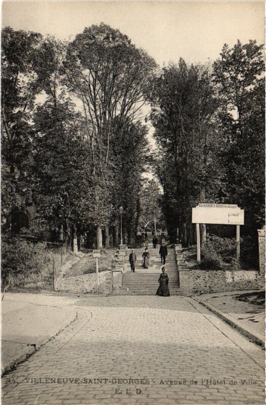 Carte postale ancienne Villeneuve Saint-Georges Avenue de l'Hotel de Ville à Villeneuve-Saint-Georges