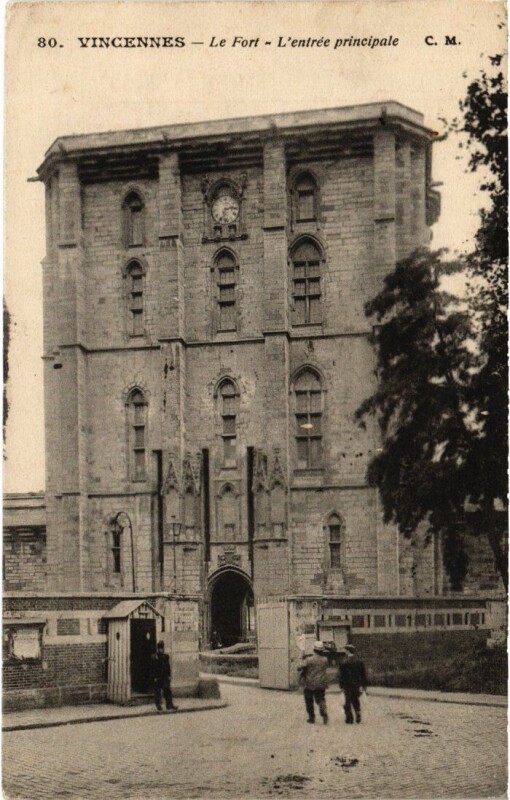Carte postale ancienne Vincennes Le Fort entree principale à Vincennes
