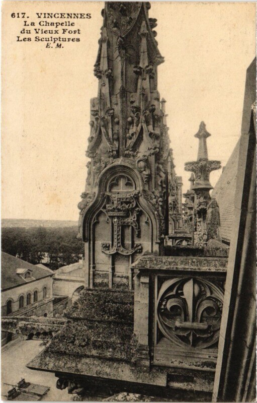 Carte postale ancienne Vincennes Le Fort Les Sculptures à Vincennes