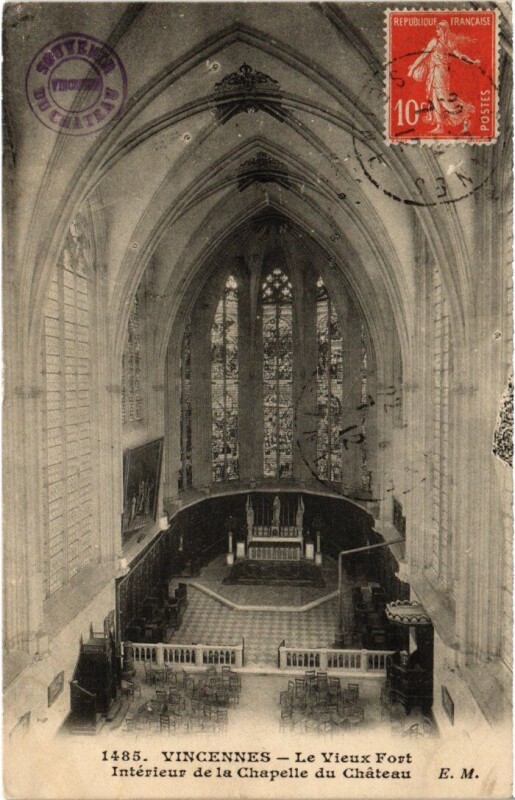Carte postale ancienne Vincennes Le Fort Interieur de la Chapelle à Vincennes