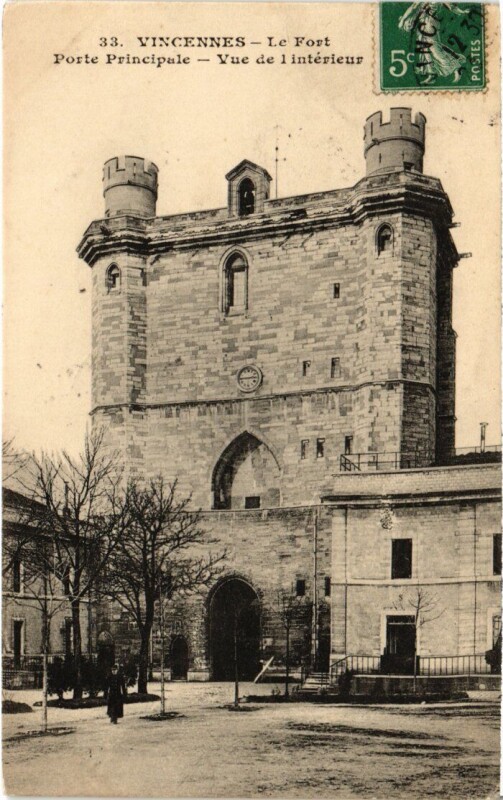 Carte postale ancienne Vincennes Le Fort Porte principale à Vincennes