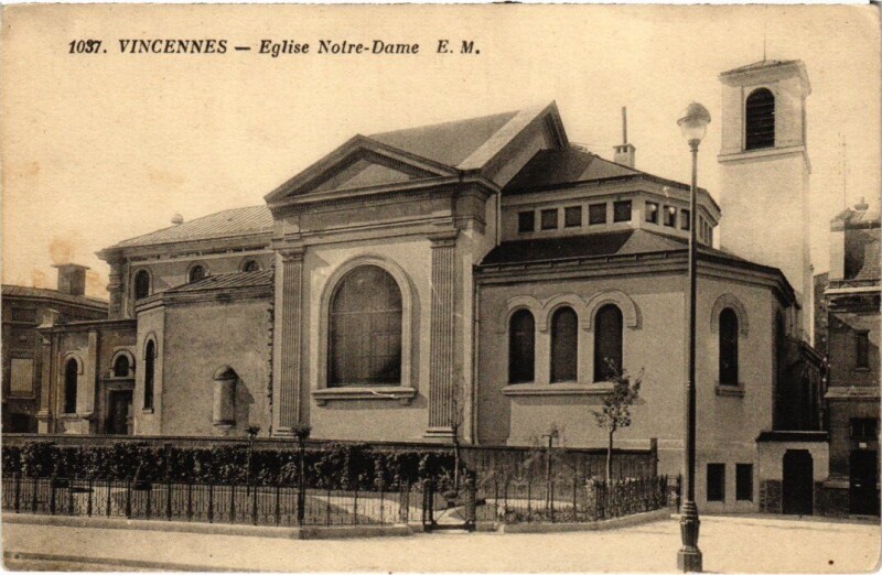 Carte postale ancienne Vincennes Eglise Notre Dame à Vincennes