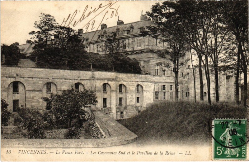 Carte postale ancienne Vincennes Le Fort Les Casemates à Vincennes