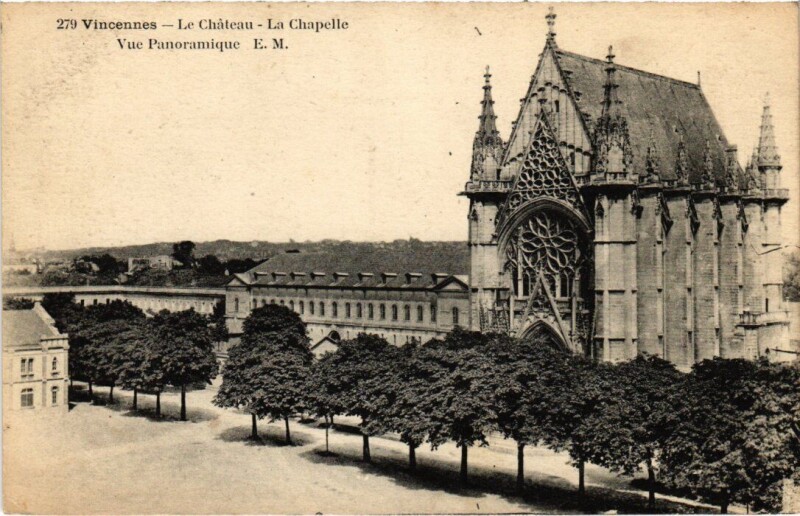 Carte postale ancienne Vincennes Le Chateau La Chapelle à Vincennes