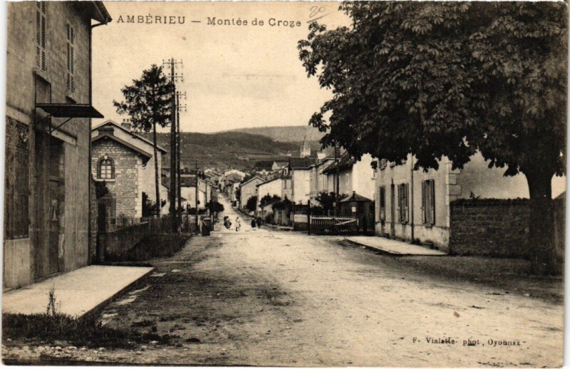 Carte postale ancienne Amberieu Montee de Croze France