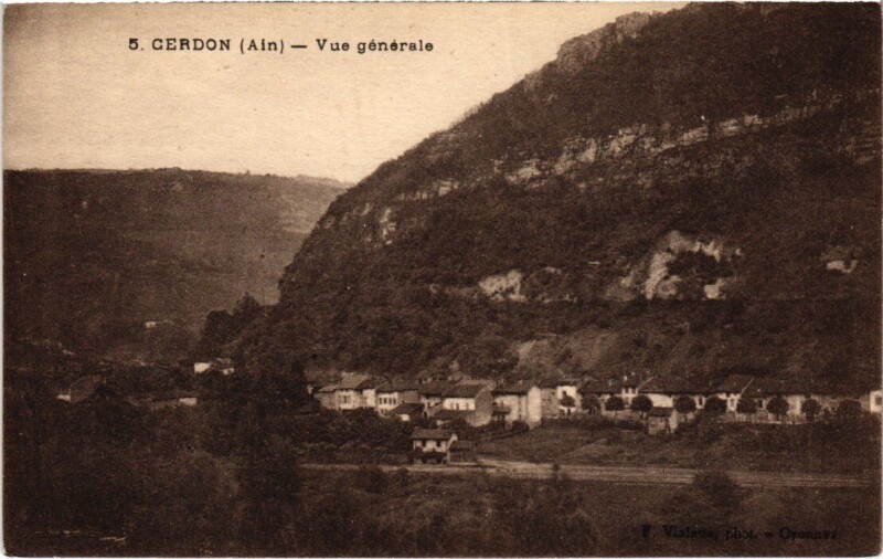 Carte postale ancienne Cerdon Vue Generale France à Cerdon