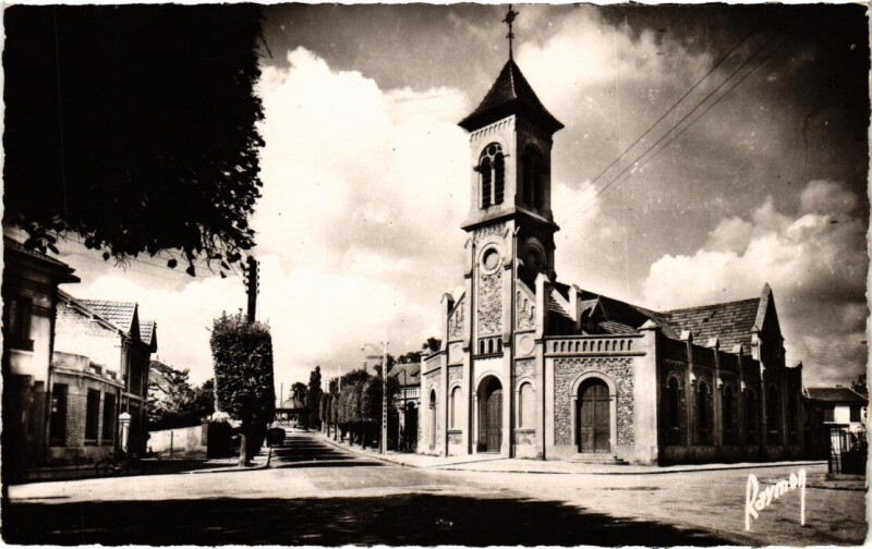 Carte postale ancienne Villeneuve le Roi Eglise à Villeneuve-le-Roi