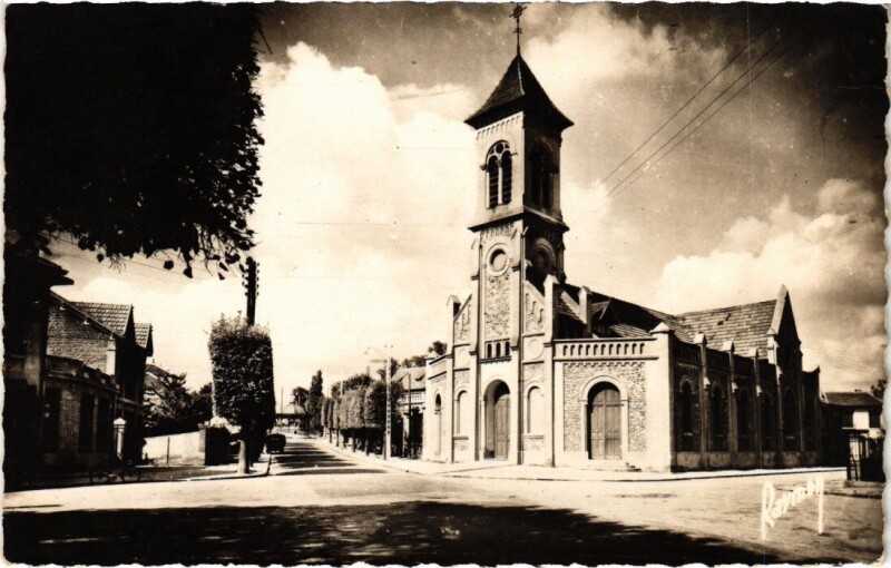 Carte postale ancienne Villeneuve le Roi Eglise à Villeneuve-le-Roi