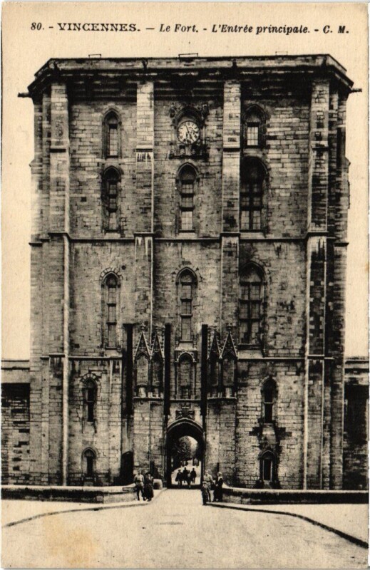 Carte postale ancienne Vincennes Le Fort entree principale à Vincennes