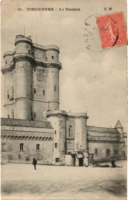 Carte postale ancienne Vincennes Le Donjon à Vincennes