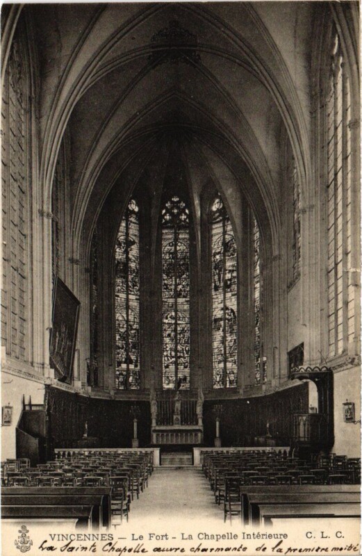 Carte postale ancienne Vincennes Le Fort Chapelle interieure à Vincennes