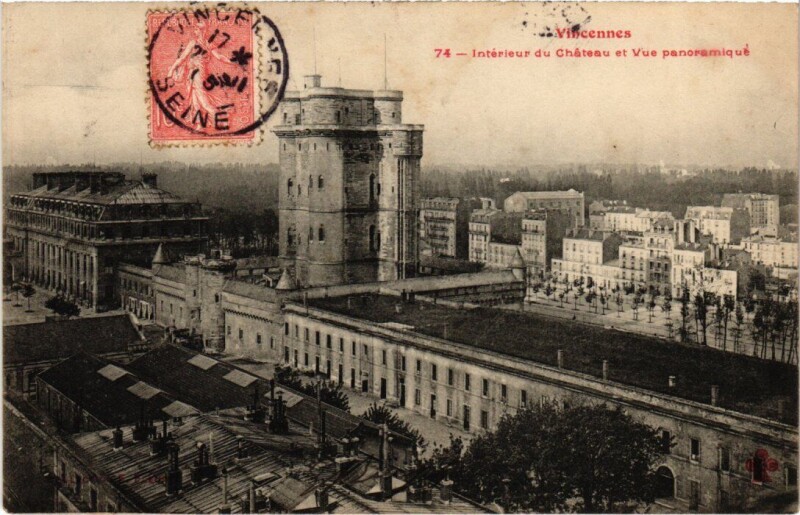 Carte postale ancienne Vincennes Interieur du Chateau à Vincennes