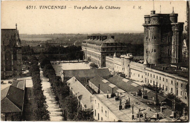 Carte postale ancienne Vincennes vue generale du Chateau à Vincennes