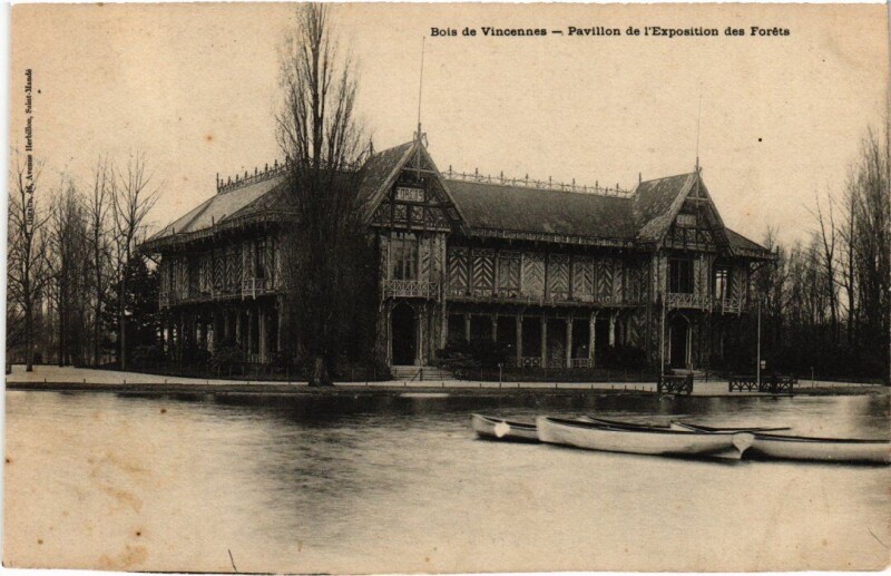 Carte postale ancienne Vincennes Pavillon de l'Exposition des Forets à Vincennes