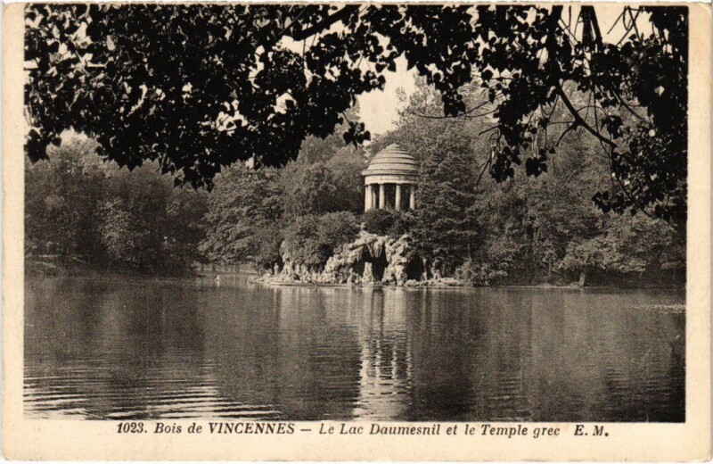 Carte postale ancienne Vincennes Lac Daumesnil et Temple Grec à Vincennes