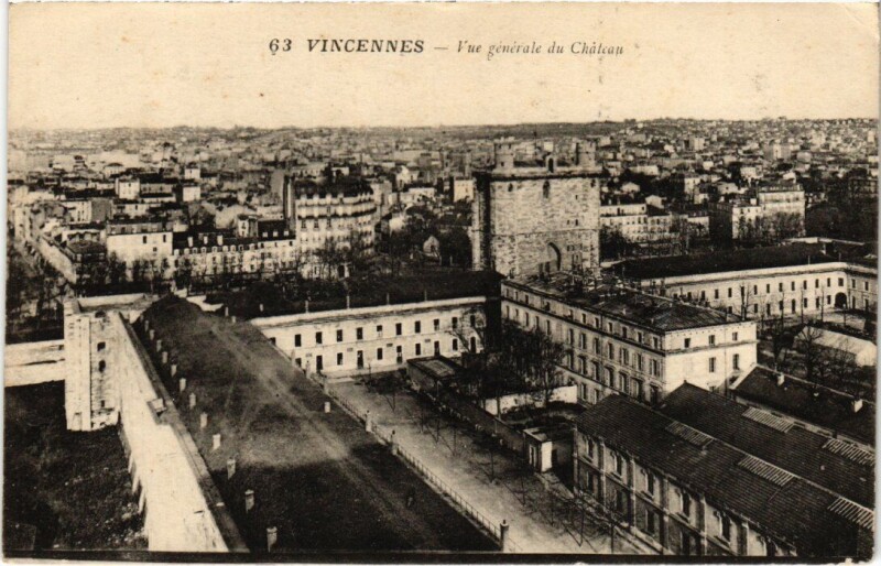 Carte postale ancienne Vincennes vue generale du Chateau à Vincennes