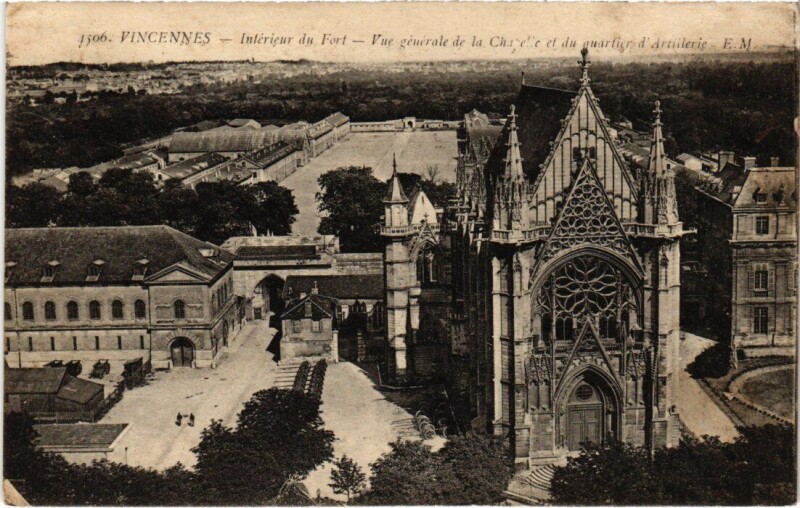 Carte postale ancienne Vincennes Interieur du Fort à Vincennes