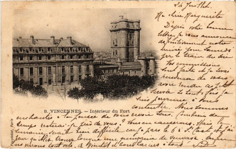 Carte postale ancienne Vincennes Interieur du Fort à Vincennes