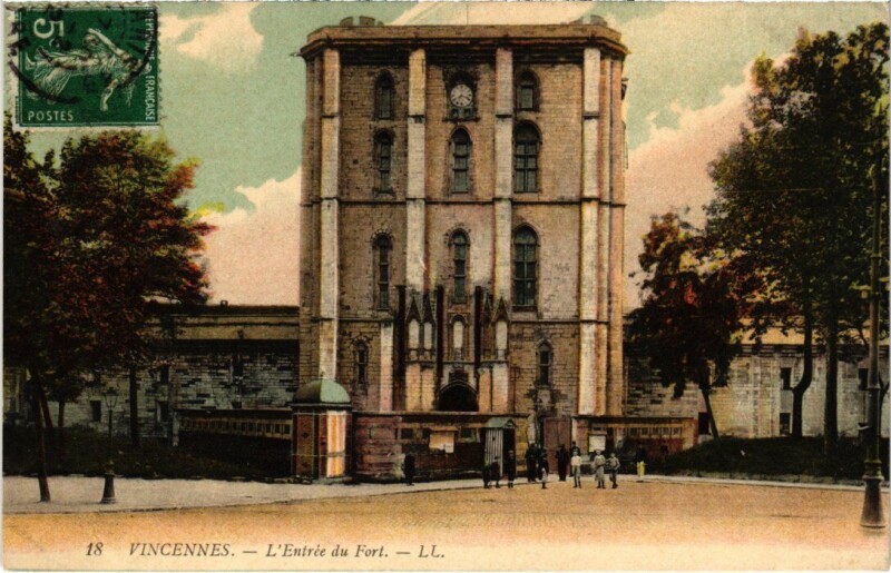 Carte postale ancienne Vincennes Entree du Fort à Vincennes