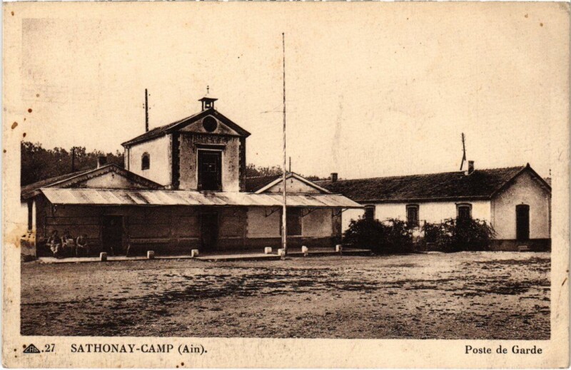 Carte postale ancienne Sathonay Camp Poste de Garde France