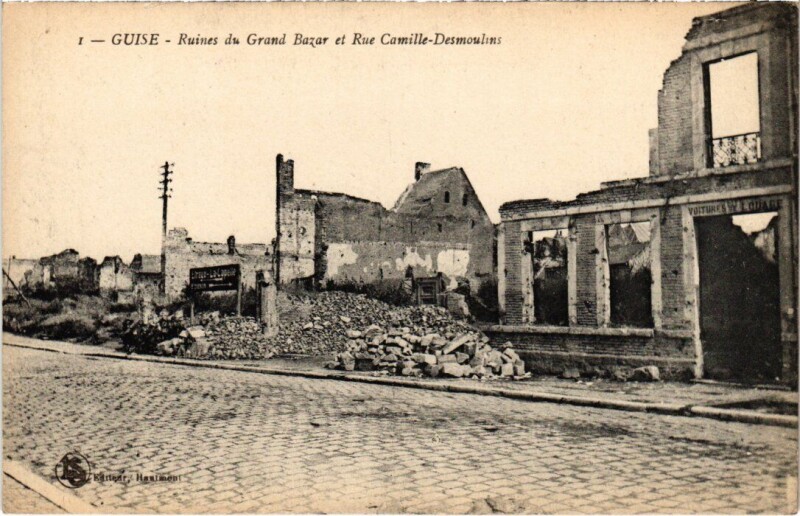 Carte postale ancienne Guise Ruines du Grand Bazar France