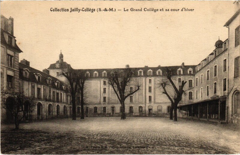Carte postale ancienne Juilly College - Grand College et sa Cour d'Hiver à Juilly