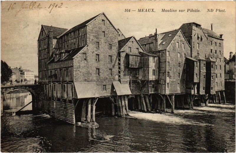 Carte postale ancienne Meaux Moulins sur Pilotis à Meaux