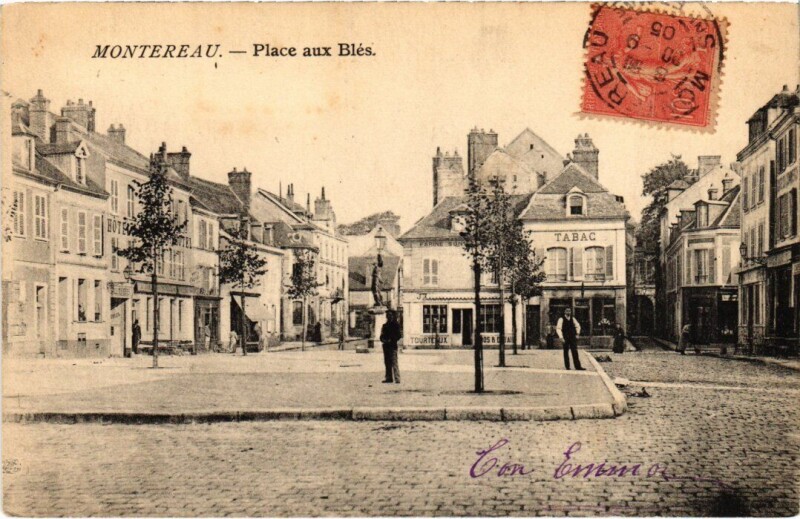 Carte postale ancienne Montereau-Fault-Yonne Place aux Bles à Montereau-Fault-Yonne