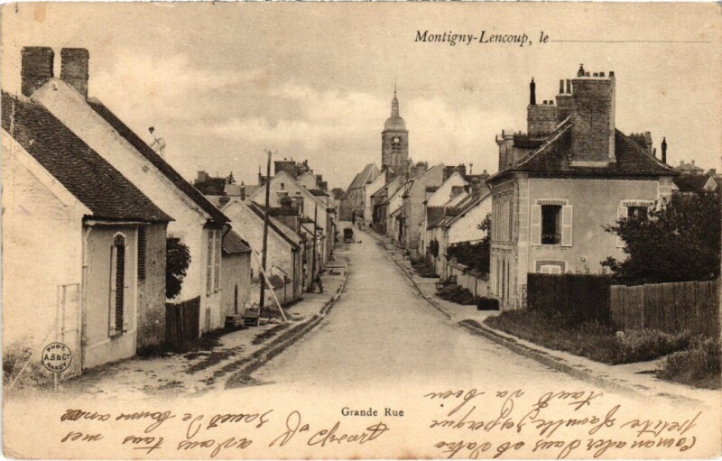 Carte postale ancienne Montigny-Lencoup Grande Rue à Montigny-Lencoup