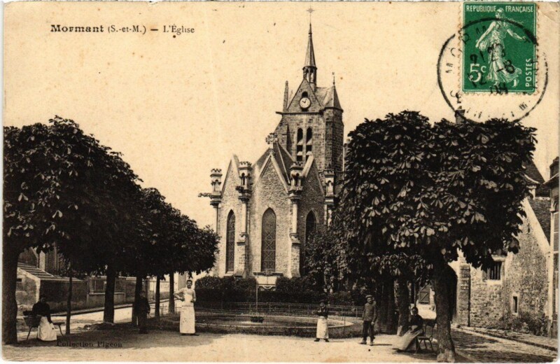Carte postale ancienne Mormant Eglise à Mormant