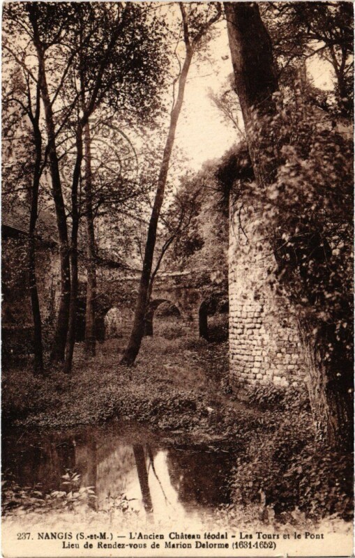 Carte postale ancienne Nangis Ancien Chateau Feodal à Nangis