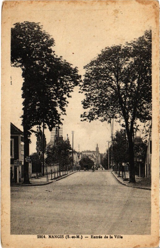 Carte postale ancienne Nangis Entree de la Ville à Nangis